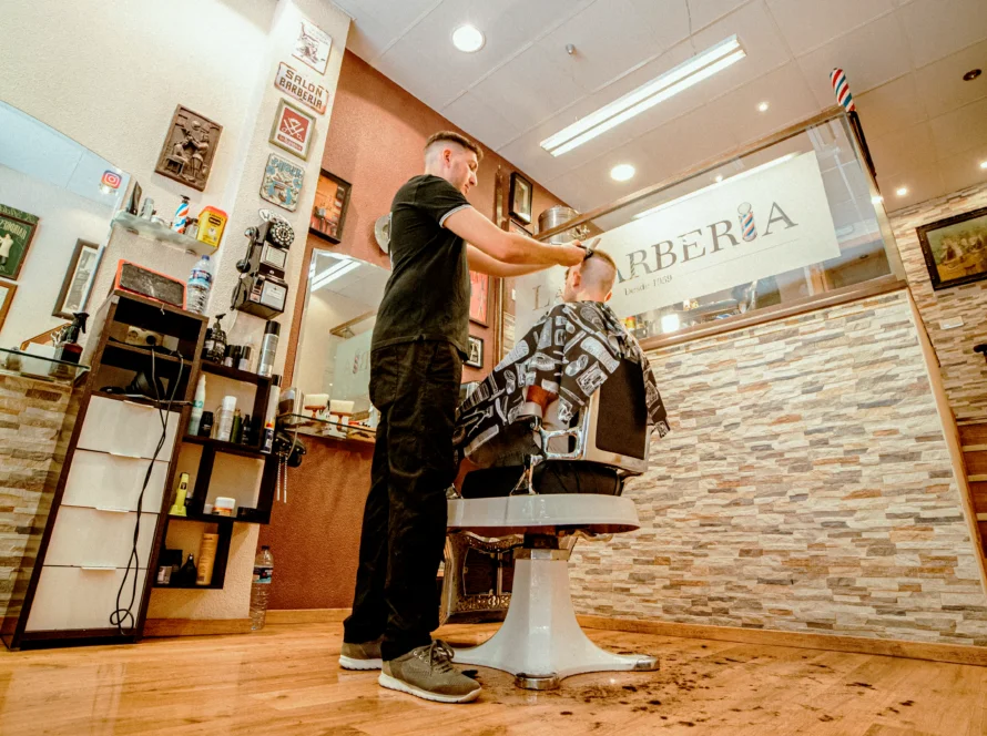 Servicios la barbería de Salamanca- corte degradado hombre